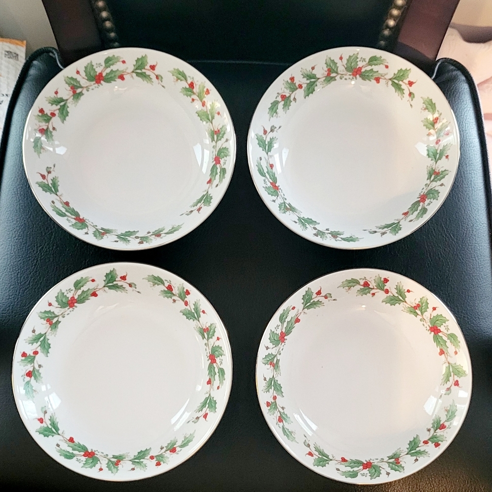 China Pearl NOEL Fine China Liling Four (4) 7.5" Soup Bowls *Christmas*